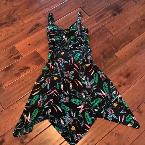 Floral, Sleeveless Dress - Picture 6 of 6